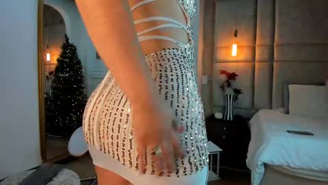 Mara Torres online show from 12.27.24