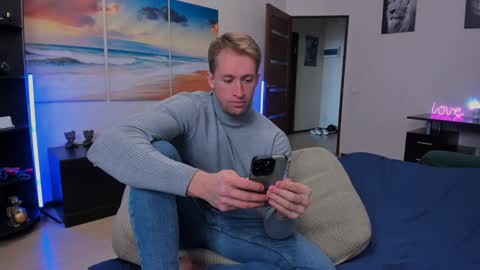 Snapshot of marc105100 chatting on 01.22.25 alex marvelxx online show from 01.22.25