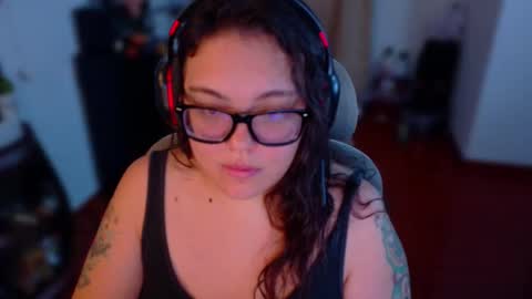 Snapshot of marcela2101s chatting on 11.01.25 marcela2101s online show from 11.01.25