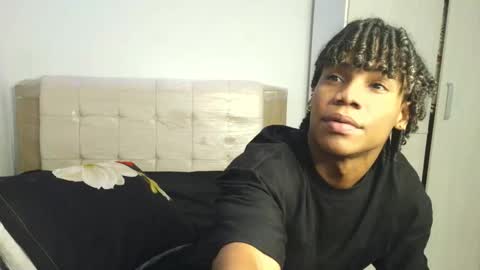 Snapshot of marcelo_dosantos77 chatting on 11.20.25 MARCELO online show from 11.20.25