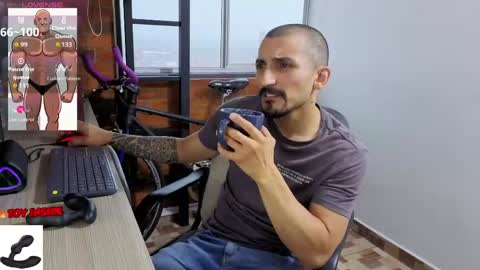 Snapshot of marckmuscle chatting on 06.08.26 Marck Independent model online show from 06.08.26