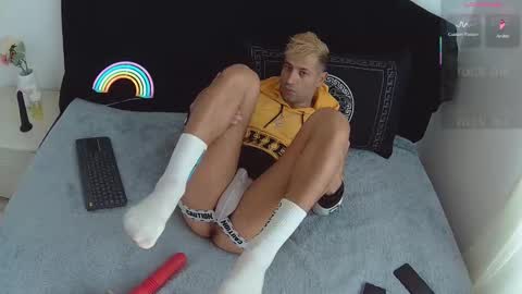 Snapshot of marco_athlete chatting on 10.31.25 silas online show from 10.31.25