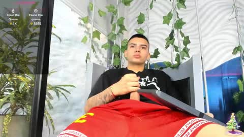 Snapshot of marcovitto chatting on 12.21.24 marcovitto online show from 12.21.24