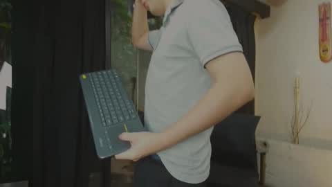 Snapshot of marcovitto chatting on 10.04.25 marcovitto online show from 10.04.25