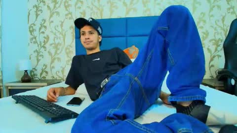 Snapshot of marcus_jeron chatting on 10.25.25 marcus_jeron online show from 10.25.25