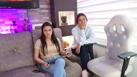 Snapshot of mardybum_ chatting on 10.03.25 Maria online show from 10.03.25