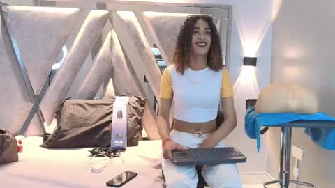 marfilastrom online show from 10.17.25