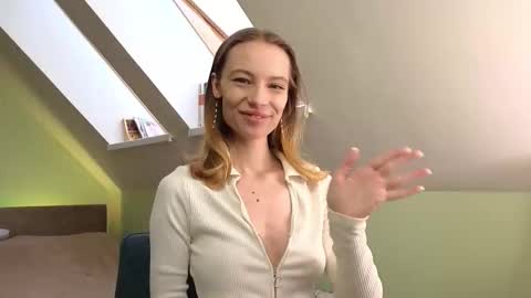 Snapshot of margareata chatting on 10.07.25 - Alisa online show from 10.07.25