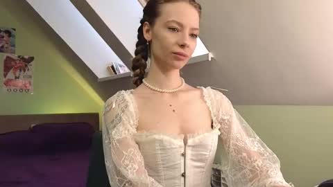 Snapshot of margareata chatting on 10.16.25 - Alisa online show from 10.16.25