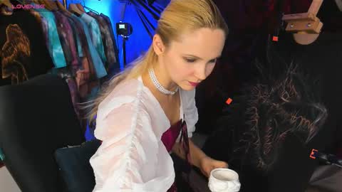 Snapshot of margaux_corsets6641000 chatting on 10.22.25 margaux_corsets6641000 online show from 10.22.25