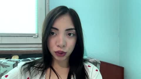 Mia online show from 04.22.26