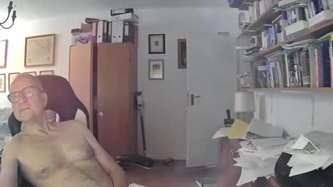 Snapshot of marginalie chatting on 12.05.24 marginalie online show from 12.05.24