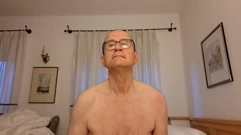 Snapshot of marginalie chatting on 10.08.25 marginalie online show from 10.08.25