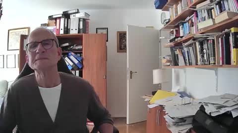 Snapshot of marginalie chatting on 10.12.25 marginalie online show from 10.12.25