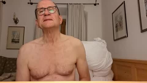 Snapshot of marginalie chatting on 11.29.25 marginalie online show from 11.29.25