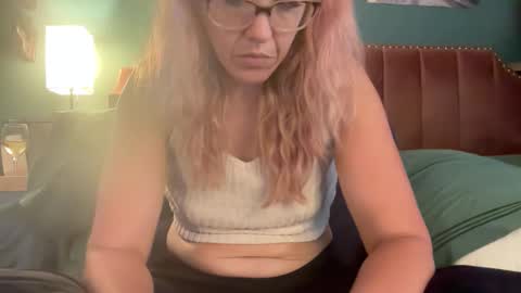 Elle online show from 11.20.25