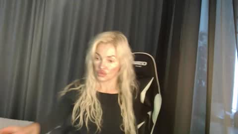 Snapshot of margoo_77 chatting on 10.22.25 Margoo online show from 10.22.25