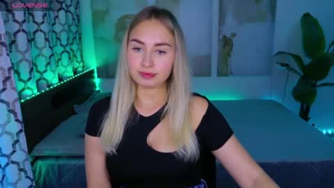 Snapshot of margosugar chatting on 07.18.26 MargoSugar online show from 07.18.26