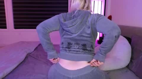 Snapshot of margot_robbie7 chatting on 10.16.25 margot_robbie7 online show from 10.16.25