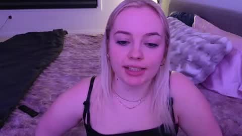 Snapshot of margot_robbie7 chatting on 02.25.26 margot_robbie7 online show from 02.25.26