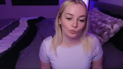 Snapshot of margot_robbie7 chatting on 05.20.26 margot_robbie7 online show from 05.20.26