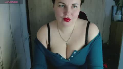 Mari online show from 10.24.25