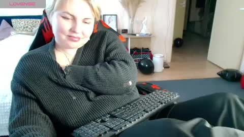 Mari online show from 02.16.26