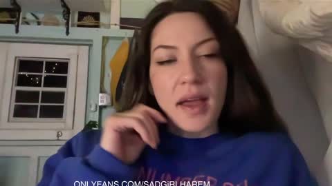 Mari online show from 10.24.25