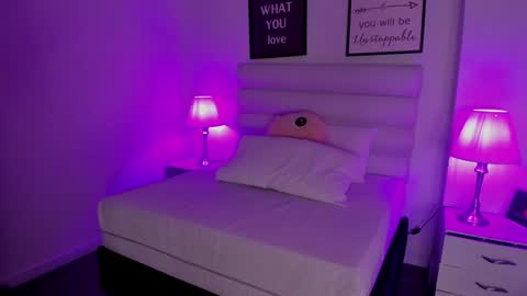 mari_salgado online show from 12.09.24