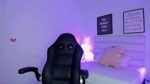 mari_salgado online show from 12.17.24