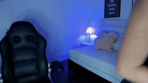 mari_salgado online show from 12.18.24