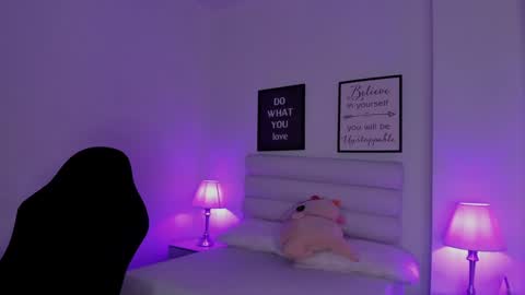 mari_salgado online show from 12.19.24