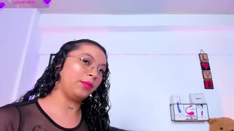 Mari Sweett  online show from 02.24.25