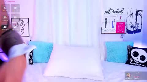 Snapshot of mari_sweett chatting on 10.25.25 Mari Sweett online show from 10.25.25