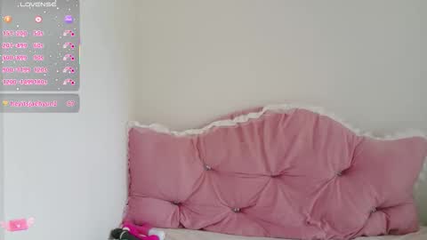 Snapshot of mari_tokyo chatting on 10.29.25 mari_tokyo online show from 10.29.25