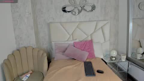 Snapshot of maria_09_ chatting on 02.19.26 Maria online show from 02.19.26