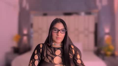 Snapshot of maria_flowers chatting on 10.11.25 MARIA online show from 10.11.25