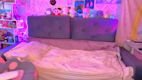 Snapshot of maria_hunt chatting on 10.10.25 Maria online show from 10.10.25