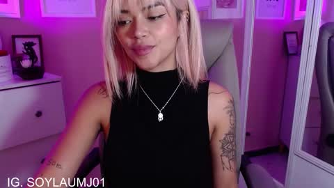 Snapshot of maria_jones chatting on 11.26.25 Instagram soymj01 online show from 11.26.25