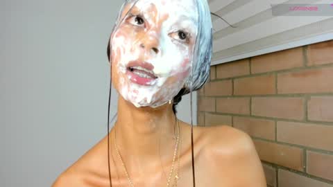 S O F I A  model independent online show from 12.22.24