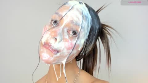 S O F I A  model independent online show from 01.14.25