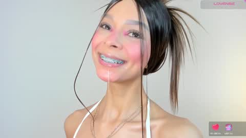 S O F I A  model independent online show from 01.23.25