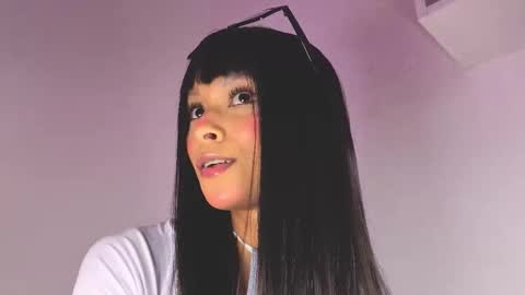 S O F I A  model independent online show from 10.10.25