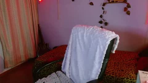 Snapshot of mariaajuana_ chatting on 10.12.25 mariaajuana_ online show from 10.12.25