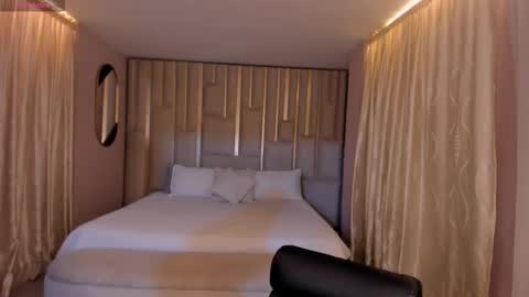 MARIA HERRERA  online show from 12.19.25