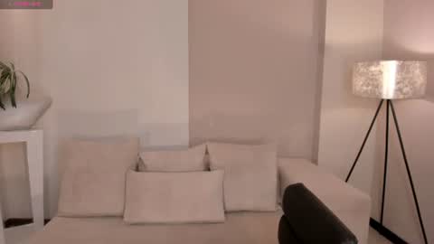MARIA HERRERA  online show from 06.23.26