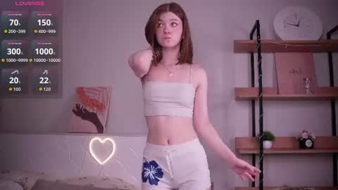 Snapshot of mariamcreedon chatting on 07.15.26 My name is Molly this is my first day online show from 07.15.26