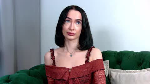 MariaMenson online show from 12.10.24