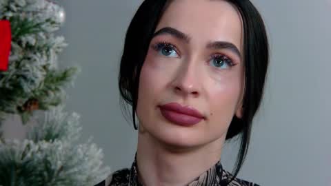 MariaMenson online show from 12.20.24