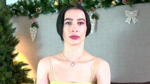 MariaMenson online show from 12.22.24